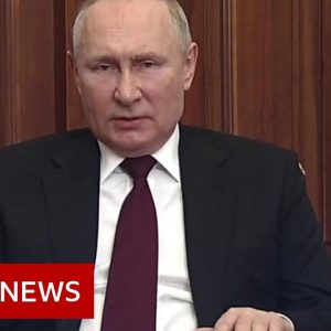 Putin recognises Ukraine breakaway regions as independent, sparking Russian invasion fear - BBC News
