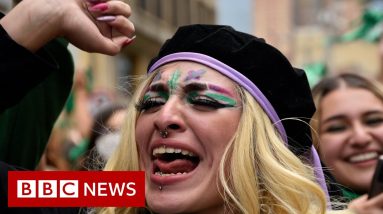 Colombia decriminalises abortions in first 24 weeks of pregnancy - BBC News