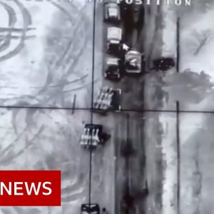 Russian convoy of tanks and military hardware positioned north of Kyiv - BBC News