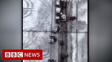 Russian convoy of tanks and military hardware positioned north of Kyiv - BBC News