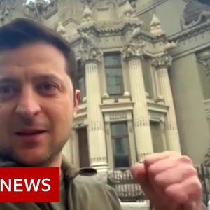 Zelensky's defiant response to Russian invasion of Ukraine - BBC News