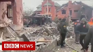 More than two million refugees have fled Ukraine, UN says - BBC News