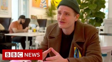 Russia faces ‘brain drain’ as thousands flee abroad since start of war with Ukraine - BBC News