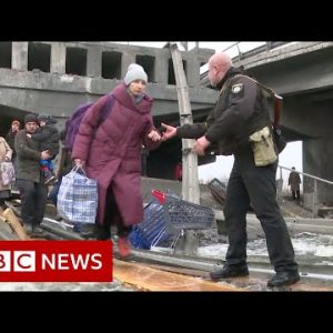 UN calls for civilians fleeing Russia invasion of Ukraine to be given safe passage - BBC News