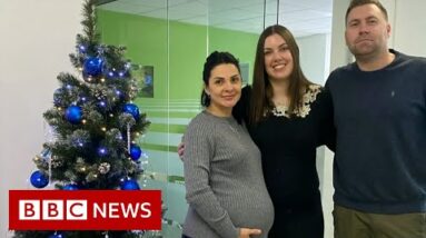 British couple help Ukrainian surrogate mother to a safe home in UK - BBC News