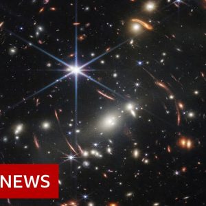 Nasa’s James Webb telescope takes super sharp view of early universe - BBC News