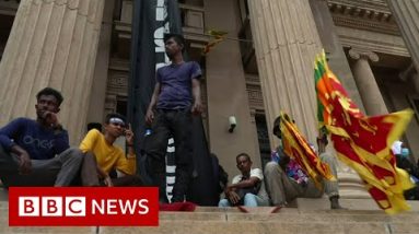 Sri Lanka seeks way forward after president quits - BBC News
