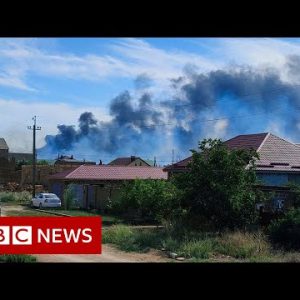 Ukraine war must end with liberation of Crimea from Russia, says Zelensky - BBC News