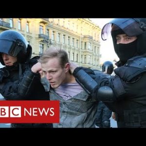 Protests grow in Russia over call-up to fight in Ukraine - BBC News