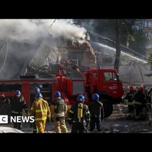 Russia hits Ukrainian capital Kyiv with wave of kamikaze drones  - BBC News