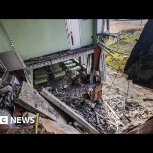 Russia to withdraw troops from key Ukrainian city of Kherson - BBC News