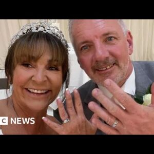 British couple killed in Australia helicopter crash named - BBC News