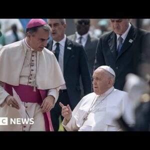 Pope visits South Sudan on historic peace mission - BBC News