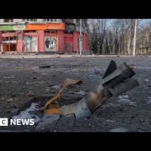 Ukraine and Russia's battle for Bakhmut degrading forces, says MoD - BBC News