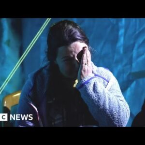 Turkey-Syria earthquakes survivors living on the streets one month on - BBC News