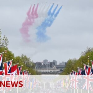 King Charles and the Royal Family watch the Red Arrows fly over Buckingham Palace - BBC News