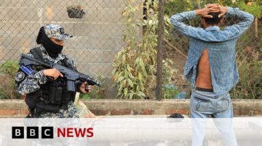 Inside El Salvador’s gang crackdown - BBC News