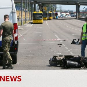 Ukraine war: Russian attacks on Kyiv after intense drone barrage - BBC News