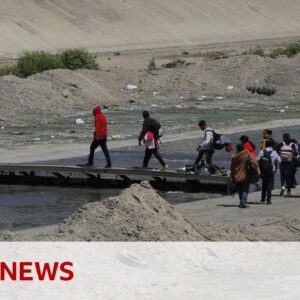 Title 42 US migration policy expires - BBC News