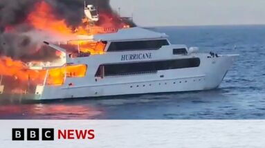 Egypt boat fire: Three British tourists missing – BBC News
