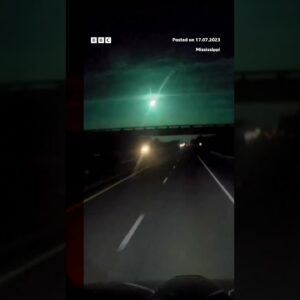 Moment a green meteor is spotted over Louisiana and Mississippi #Shorts #Louisiana #BBCNews
