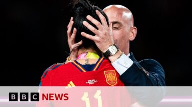 Luis Rubiales suspended by Fifa over Women's World Cup kiss - BBC News
