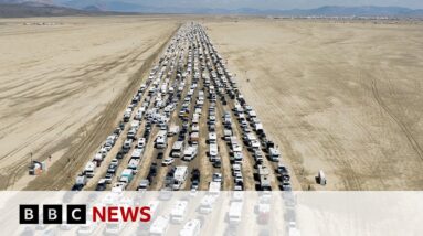 Burning Man: Huge queues as people leave festival - BBC News