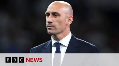 Luis Rubiales banned by Fifa for three years after Jenni Hermoso kiss - BBC News