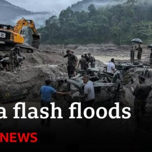 India flash floods leaves more than 100 people missing - BBC News