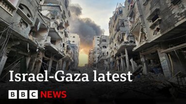 Israel troops massing near Gaza in war on Hamas - BBC News