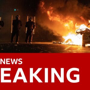Dublin riots: Police say more than 30 arrested - BBC News