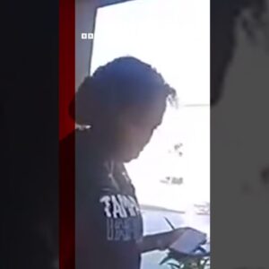 A Florida police officer responded to a 911 call from a boy who wanted a hug. #Florida #BBCNews