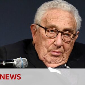 Henry Kissinger: Former US secretary of state dies aged 100 | BBC News