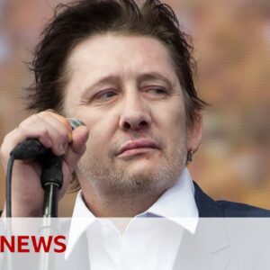 The Pogues singer Shane MacGowan dies aged 65 | BBC News