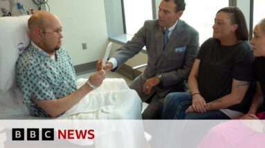 US veteran gets world's first eye transplant - BBC News
