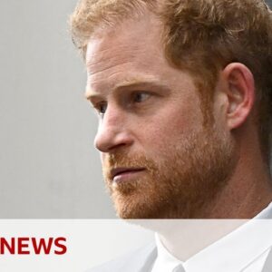 Prince Harry was victim of phone hacking by Mirror Group Newspapers, judge rules - BBC News