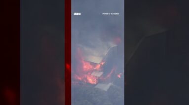 Moment house collapses in Perth wildfire. #Australia #Shorts #BBCNews