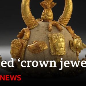 'Crown jewels' looted by British soldiers returned to Ghana on loan | BBC News