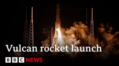 Vulcan rocket launches on Moon mission | BBC News