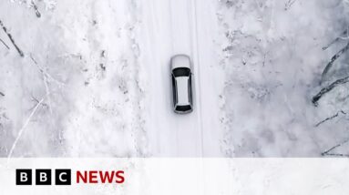 Why electric vehicles struggle in extreme cold | BBC News