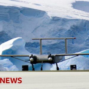 Antarctica: Climate change impact to be mapped by robot plane | BBC News