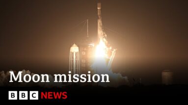 Private spacecraft blasts off to attempt first US moon landing in 52 years | BBC News