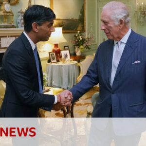 King Charles seen at work for first time since cancer diagnosis | BBC News