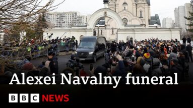 Alexei Navalny's funeral begins in Moscow | BBC News