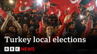 Turkish opposition party beats Erdogan in local elections | BBC News