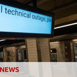 Fallout from global CrowdStrike IT outage continues | BBC News