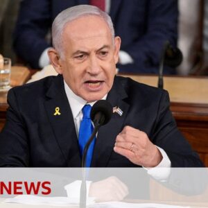 Benjamin Netanyahu defends Gaza war as protesters rally outside US Congress | BBC News