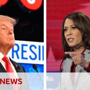 Why Kamala Harris campaign is fighting for unmuted debate mics | BBC News