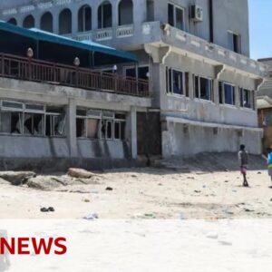 Somalia beach attack kills dozens in Mogadishu | BBC News