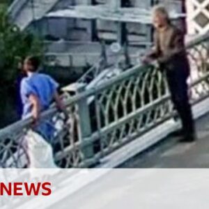 Jon Bon Jovi praised for talking woman off bridge in Nashville | BBC News